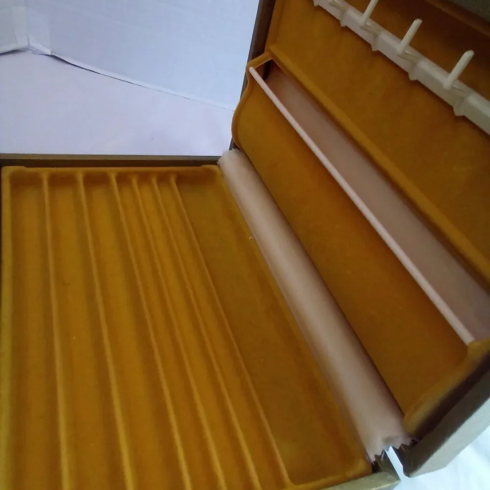 Vintage Jewlery Box Wood Padded Top Felt Lined Gold Color 12
